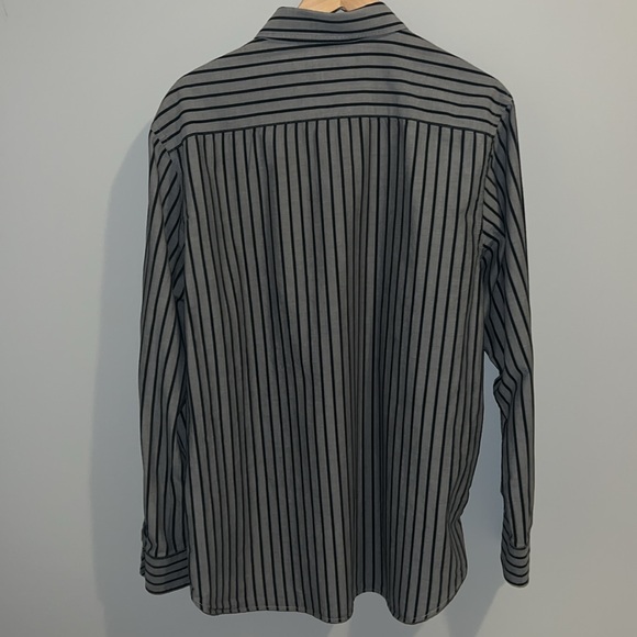 LONG SLEEVE BUTTON UP SHIRT (XL) - Picture 5 of 13